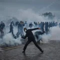 Deuda y protestas agravan la crisis política en Francia