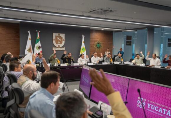 Yucatán suspende actividades no esenciales y educativas en nueve municipios por Isaías